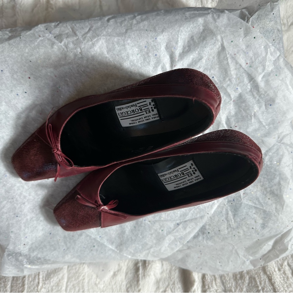 El Borcegui burgundy leather square toe pump with bow accent. Women's size 6.5/7 - Picture 5 of 7
